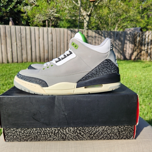 Jordan Other - Nike Air Jordan 3 Retro “Chlorophyll” 2018 136064-006 Size 9 Men’s